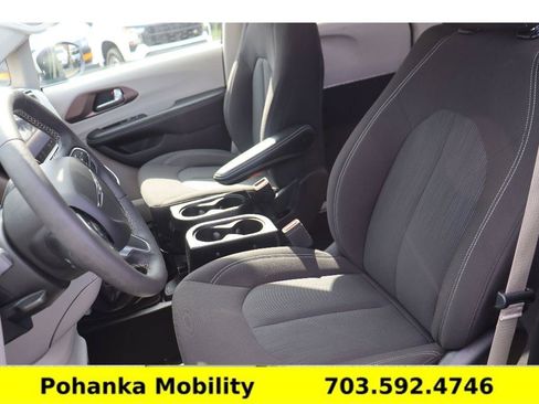 Used 2023 Chrysler Voyager LX FWD image 24