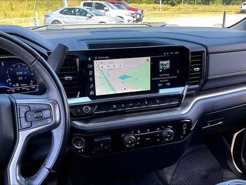 Used 2024 Chevrolet Silverado 2500 LT AWD/4WD image 10
