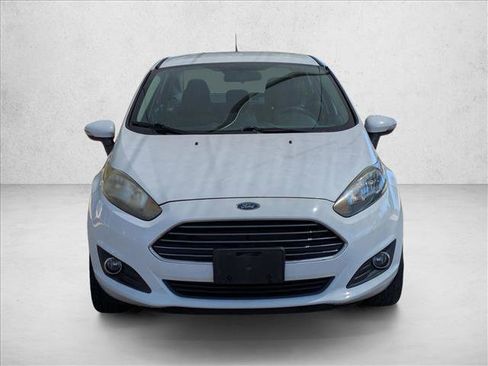 Used 2014 Ford Fiesta SE w/ Equipment Group 201A FWD image 2