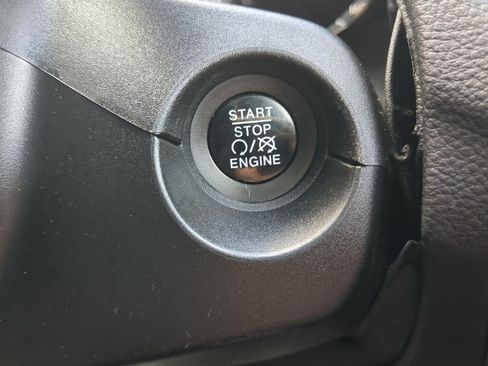 Used 2018 Jeep Compass Latitude w/ Popular Equipment Group AWD/4WD image 23