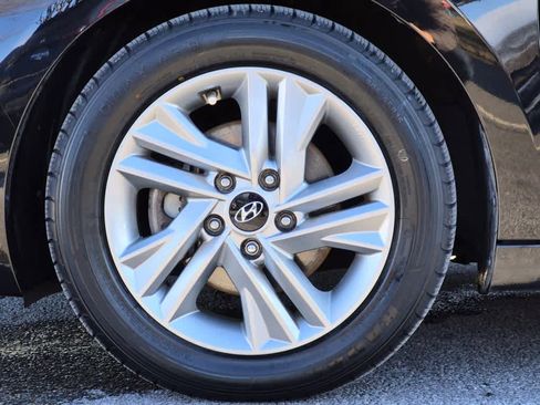 Used 2020 Hyundai Elantra SEL image 7