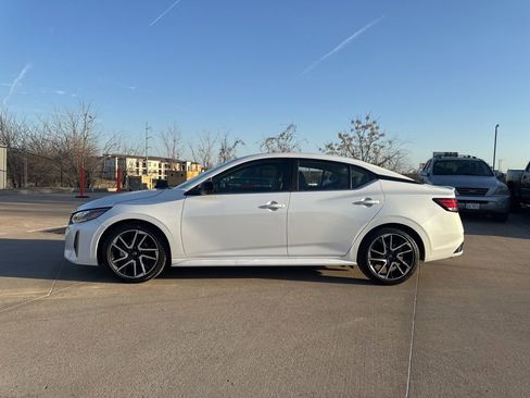 Certified 2025 Nissan Sentra SR w/ SR Premium Package image 2