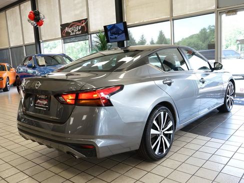 Used 2021 Nissan Altima 2.5 SR FWD image 15