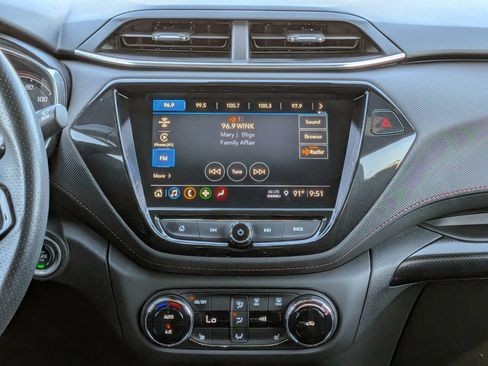 Used 2021 Chevrolet TrailBlazer RS w/ Technology Package FWD image 21