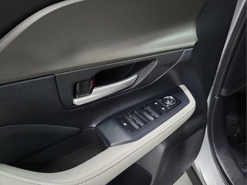 Certified 2024 Toyota Grand Highlander XLE image 10