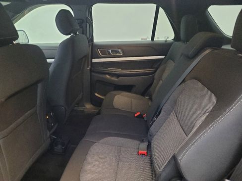 Used 2017 Ford Explorer XLT w/ Equipment Group 201A image 18