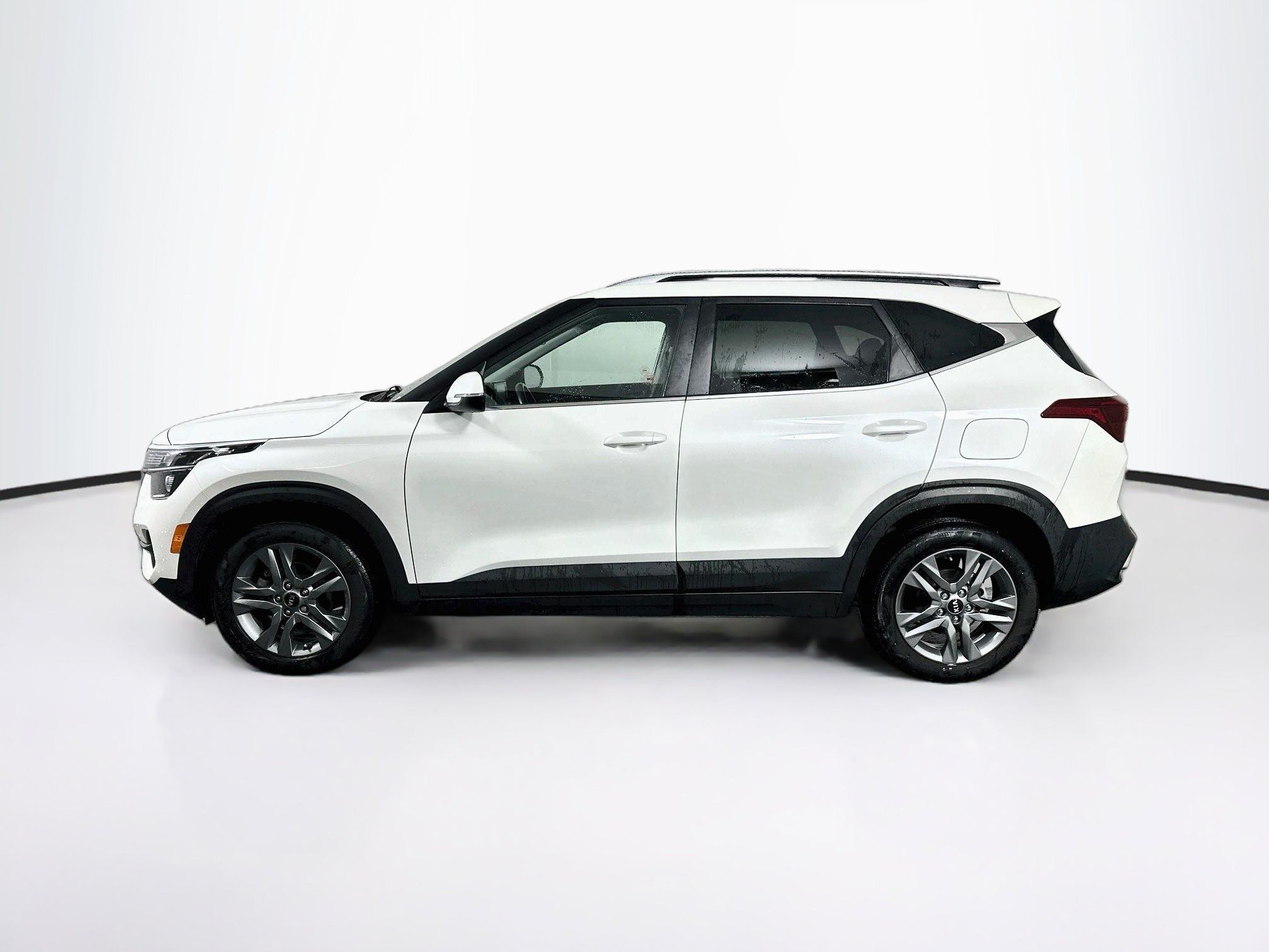 Used 2021 Kia Seltos S FWD image 4