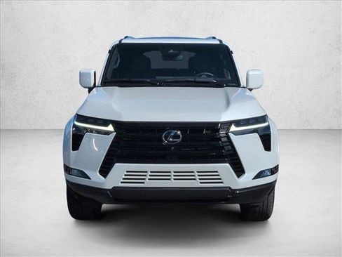 Used 2025 Lexus GX 550 w/ Accessory Package (2T) image 2