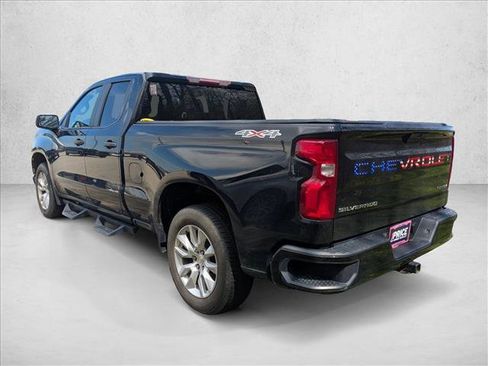 Used 2020 Chevrolet Silverado 1500 Custom w/ Custom Value Package image 5