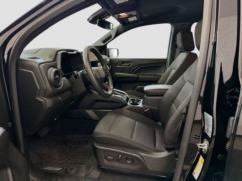 Used 2024 Chevrolet Colorado Trail Boss w/ Technology Package image 13