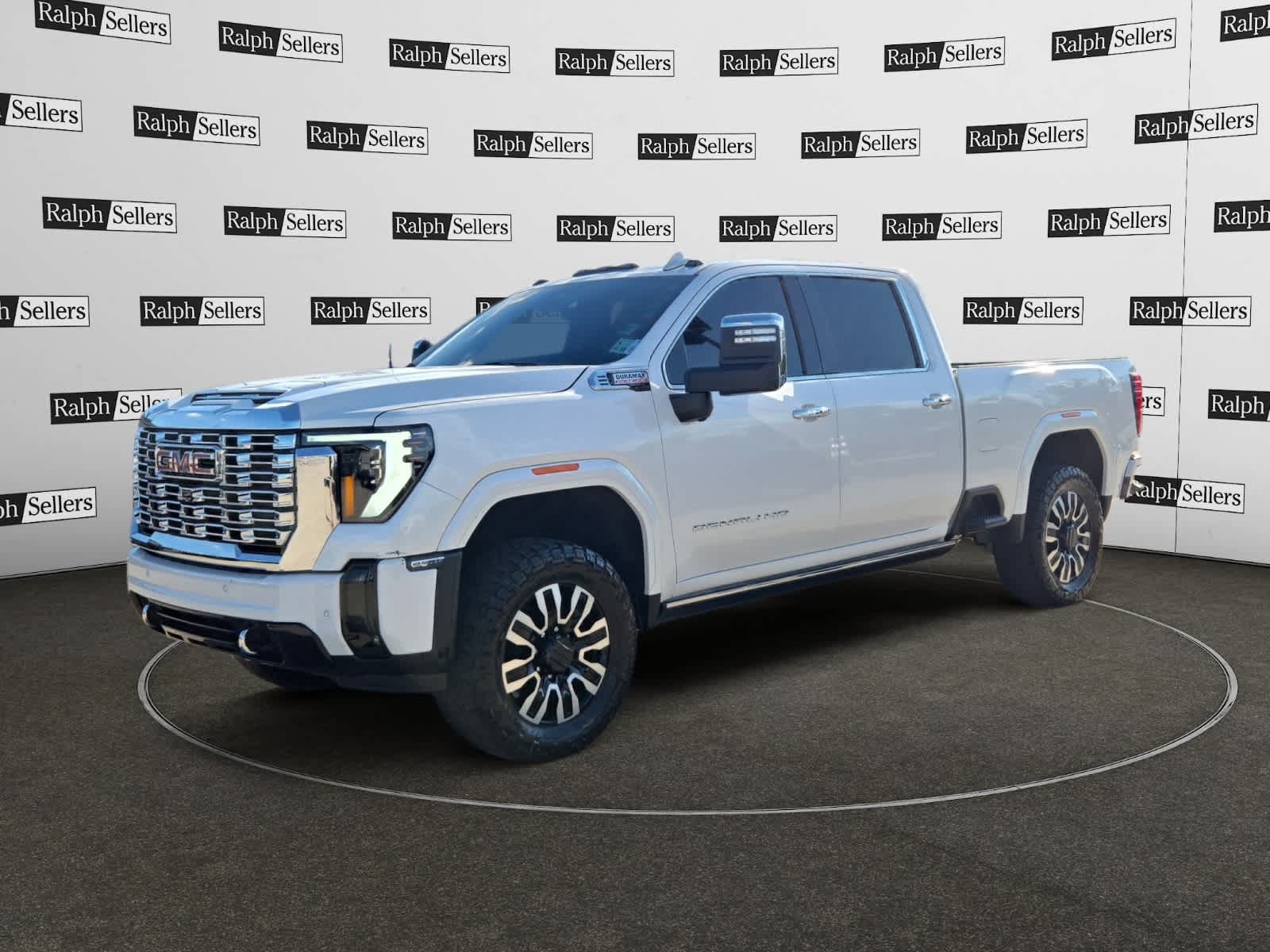 Used 2025 GMC Sierra 2500 Denali w/ Denali Reserve Package AWD/4WD image 2