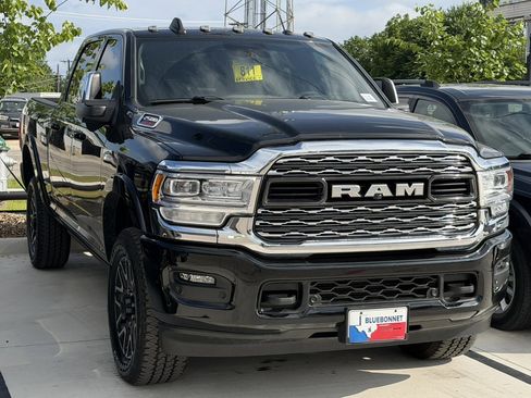 Used 2024 RAM 2500 Limited AWD/4WD image 3