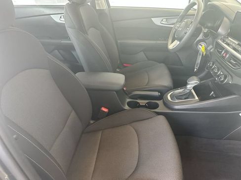 Certified 2024 Kia Forte LXS w/ LXS Technology Package FWD image 26