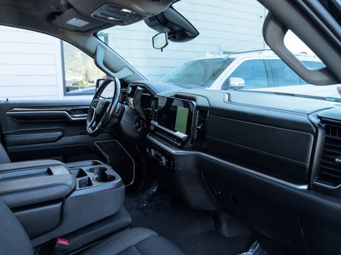 Used 2022 Chevrolet Silverado 1500 RST AWD/4WD image 18
