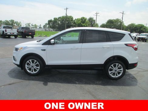 Used 2017 Ford Escape SE FWD image 10