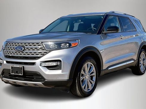 Used 2023 Ford Explorer Limited image 2