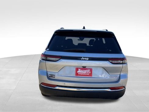 New 2025 Jeep Grand Cherokee Limited image 4