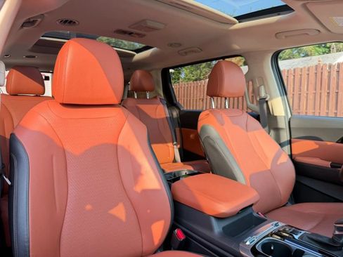 Used 2023 Kia Carnival SX Prestige FWD image 36