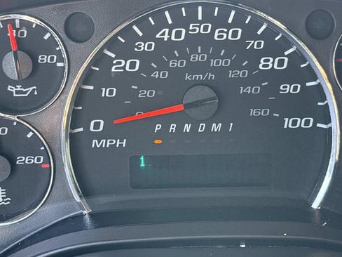 Used 2019 Chevrolet Express 2500 w/ Driver Convenience Package RWD image 29