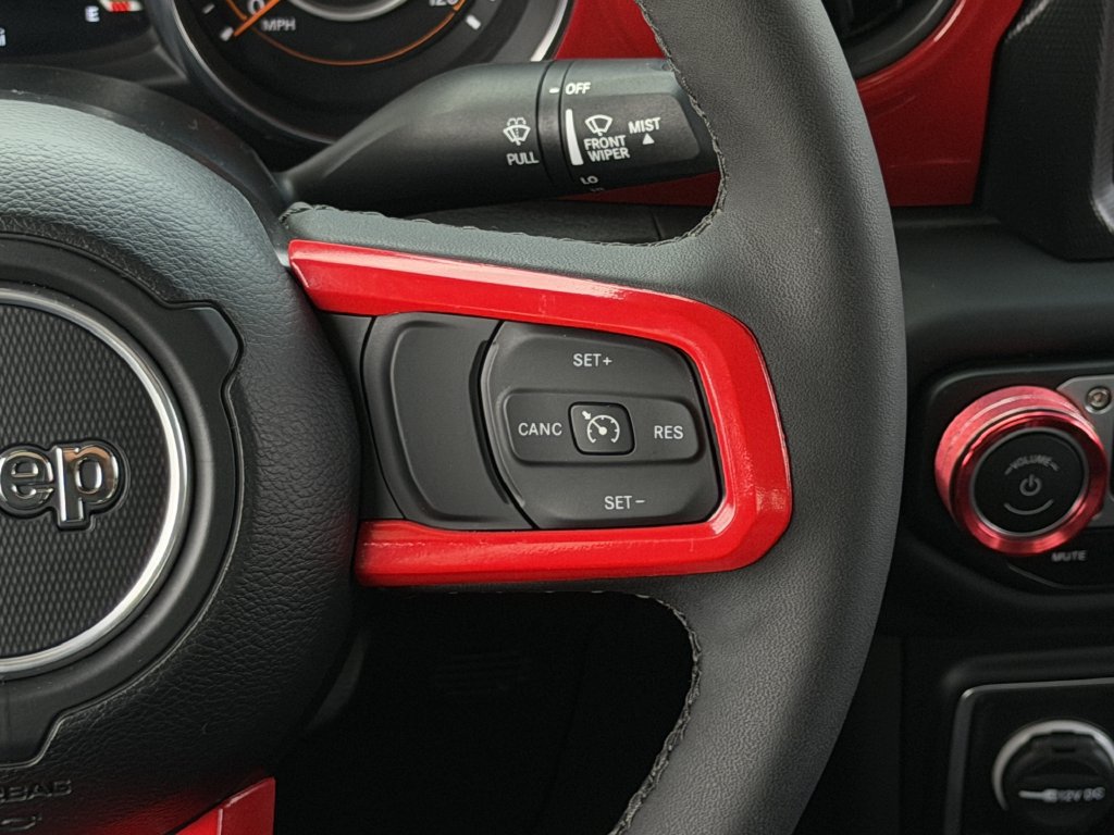 Used 2023 Jeep Gladiator Sport AWD/4WD image 17