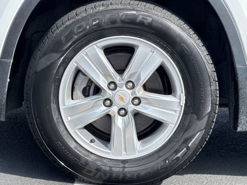 Used 2018 Chevrolet Trax LT w/ LT Convenience Package image 15