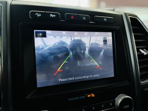 Used 2020 Ford Expedition XLT w/ Equipment Group 202A AWD/4WD image 65