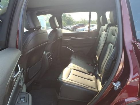 Certified 2026 Jeep Grand Cherokee Limited w/ Limited Altitude Package AWD/4WD image 31