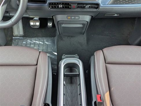 New 2025 Volkswagen ID. Buzz Pro S image 18