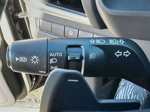 Used 2022 Nissan Rogue SL w/ SL Premium Package image 23