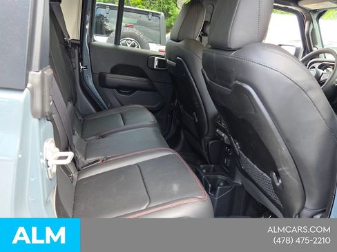 Used 2025 Jeep Gladiator Rubicon w/ Convenience Group AWD/4WD image 14