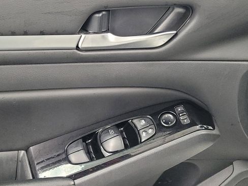 Used 2023 Nissan Altima 2.5 SV FWD image 27