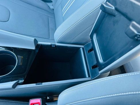 Used 2023 Hyundai Elantra Blue image 36