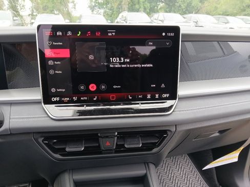 New 2026 Volkswagen Tiguan SE R-Line FWD image 12