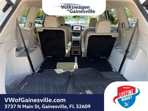 Certified 2024 Volkswagen Atlas SEL Premium R-Line AWD/4WD image 7