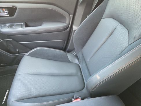 Certified 2025 Subaru Forester Touring AWD/4WD image 18