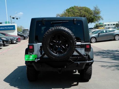 Used 2015 Jeep Wrangler Sport image 8