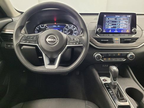 Used 2025 Nissan Altima 2.5 SV AWD/4WD image 22
