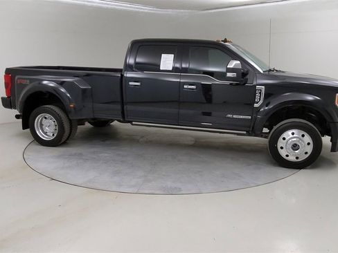 Certified 2019 Ford F450 Platinum w/ Platinum Ultimate Package image 13