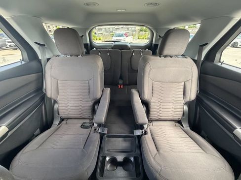 Used 2020 Ford Explorer XLT AWD/4WD image 28