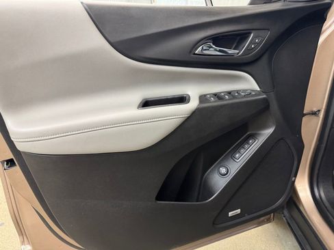 Used 2019 Chevrolet Equinox Premier image 8