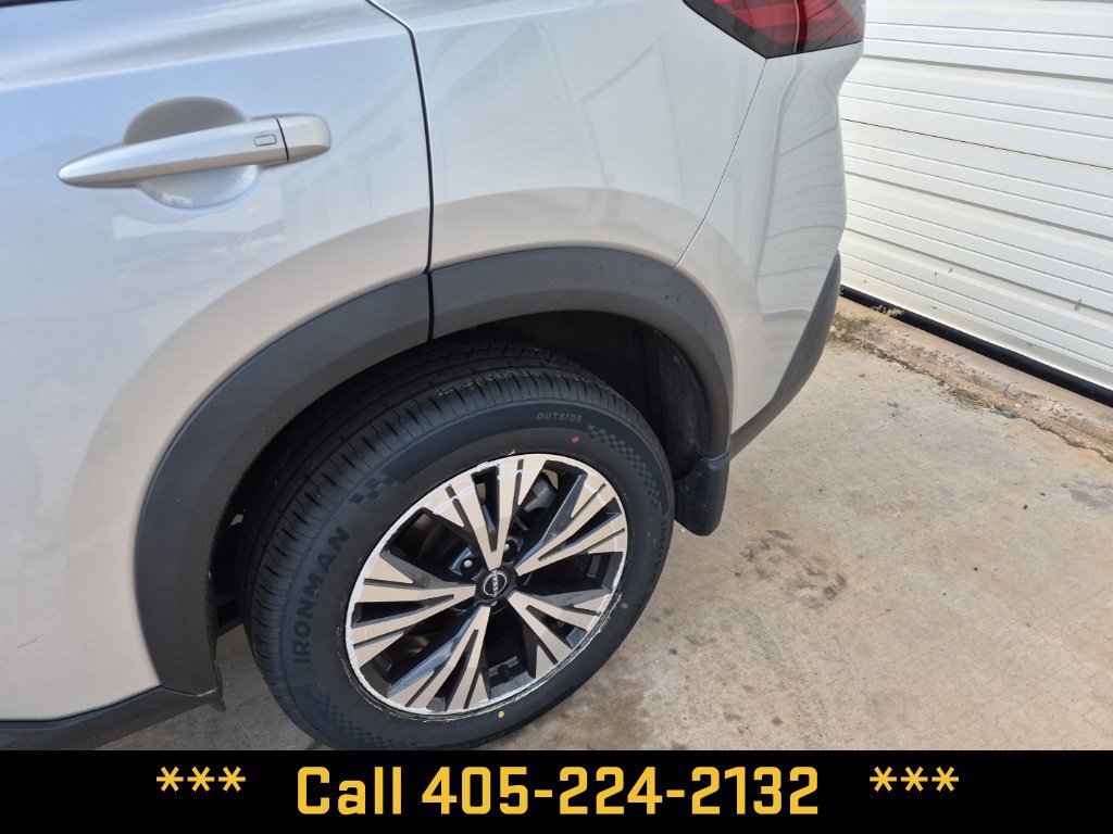 Used 2023 Nissan Rogue SV FWD image 9