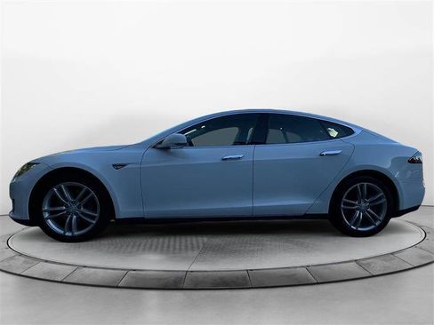 Used 2013 Tesla Model S Long Range image 2