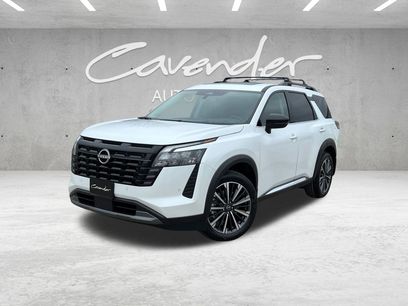 New 2026 Nissan Pathfinder Platinum w/ Cargo Package
