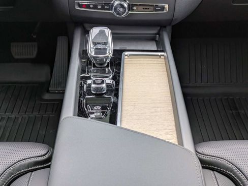 New 2026 Volvo XC60 T8 Ultra w/ Protection Package Premier AWD/4WD image 23
