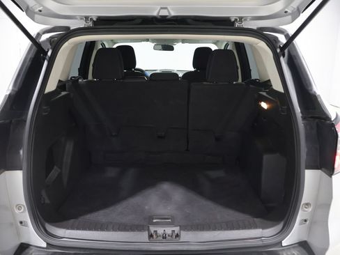 Used 2018 Ford Escape SE w/ SE Sync 3 Package AWD/4WD image 4