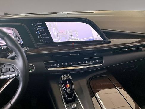 Certified 2024 Cadillac Escalade ESV Sport Platinum w/ Heavy-Duty Trailer Package AWD/4WD image 6