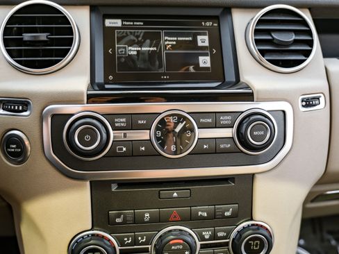 Used 2016 Land Rover LR4 HSE image 26