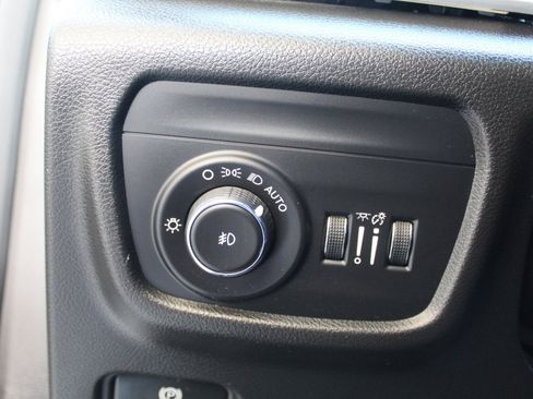 Used 2024 Jeep Grand Cherokee L Limited w/ Luxury Tech Group II image 39