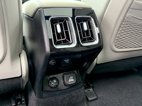 Certified 2025 Kia Sorento SX Prestige image 35