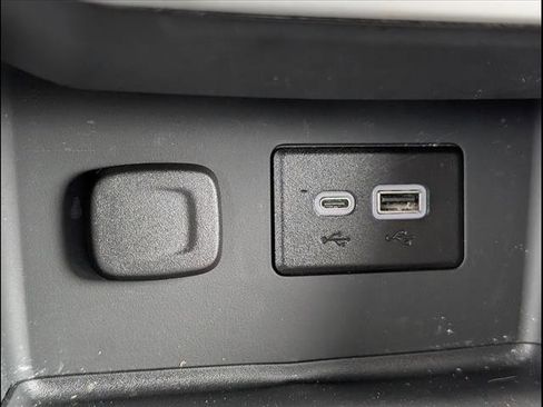 Used 2023 GMC Acadia SLE w/ Driver Convenience Package image 17